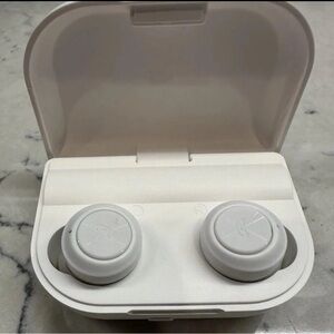 Azzaro Wireless True Bluetooth Earbuds in White